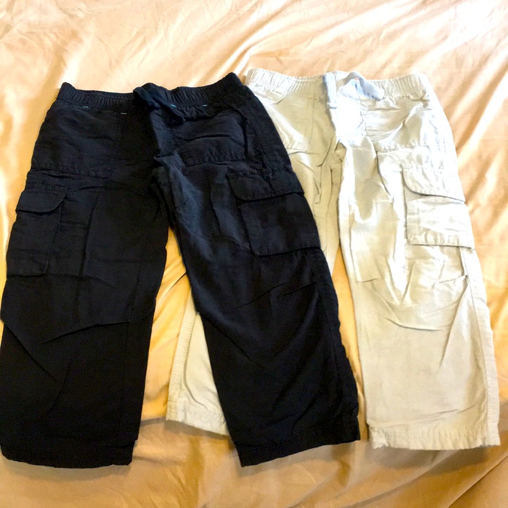 Bundle two pairs of pants boy size 3T